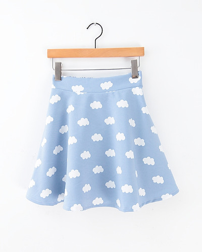 Blue sky and white cloud elastic waist skirt